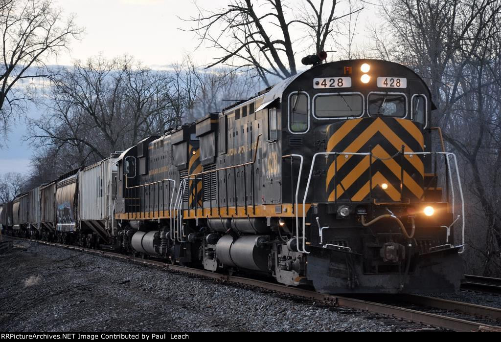 Local ambles east towards home along the CSX